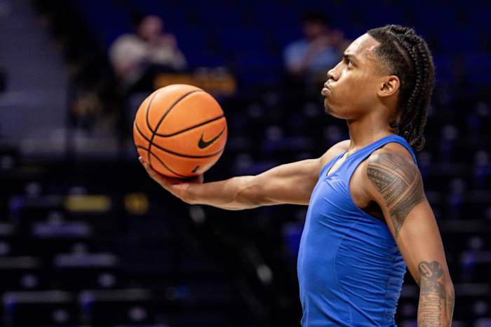 Feb 21, 2024; Baton Rouge, Louisiana, USA; Kentucky Wildcats guard Rob Dillingham (0) warmups before the game against the LSU Tigers at Pete Maravich Assembly Center. Mandatory Credit: Stephen Lew-USA TODAY Sports